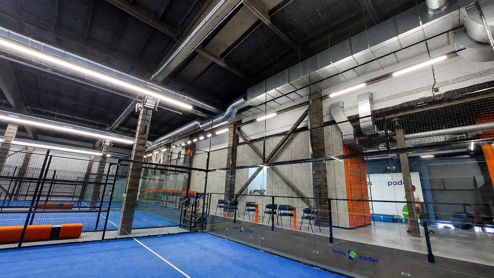 Освещение крытого падел-центра Locos Padel — проект Econex